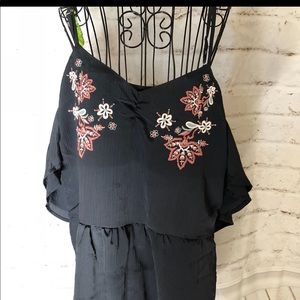 ⚡️3/$30⚡️ Embroidered peasant arm romper